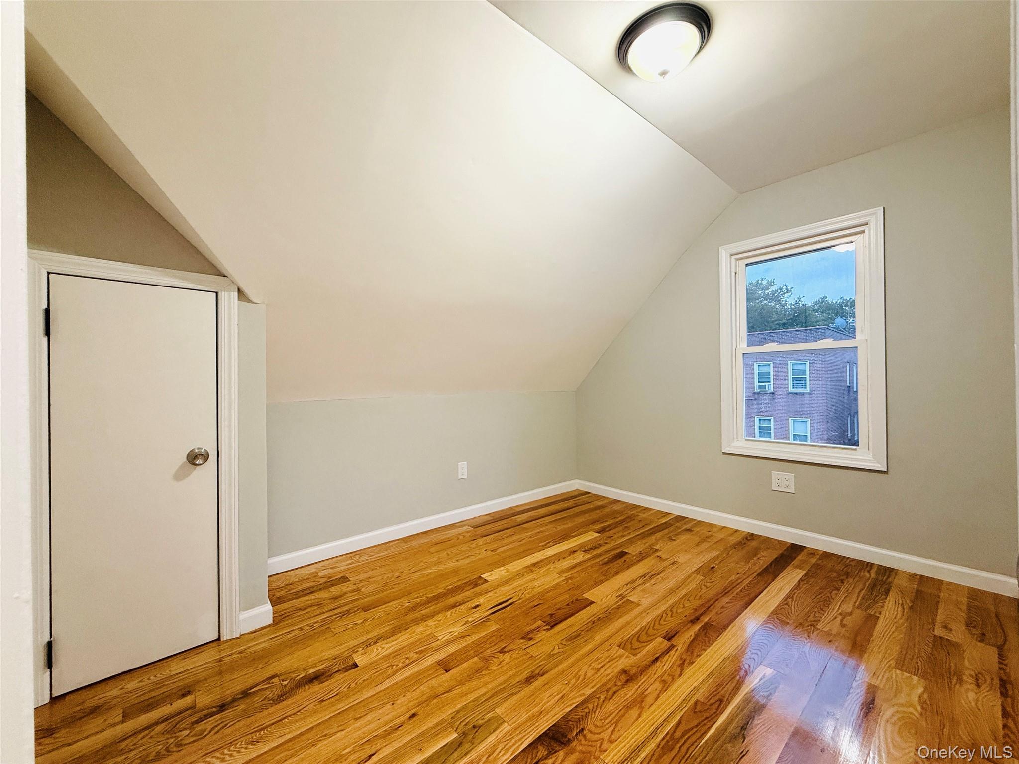 Single Family Pilgrim Avenue Bronx, NY 10461, MLS-1033862-5