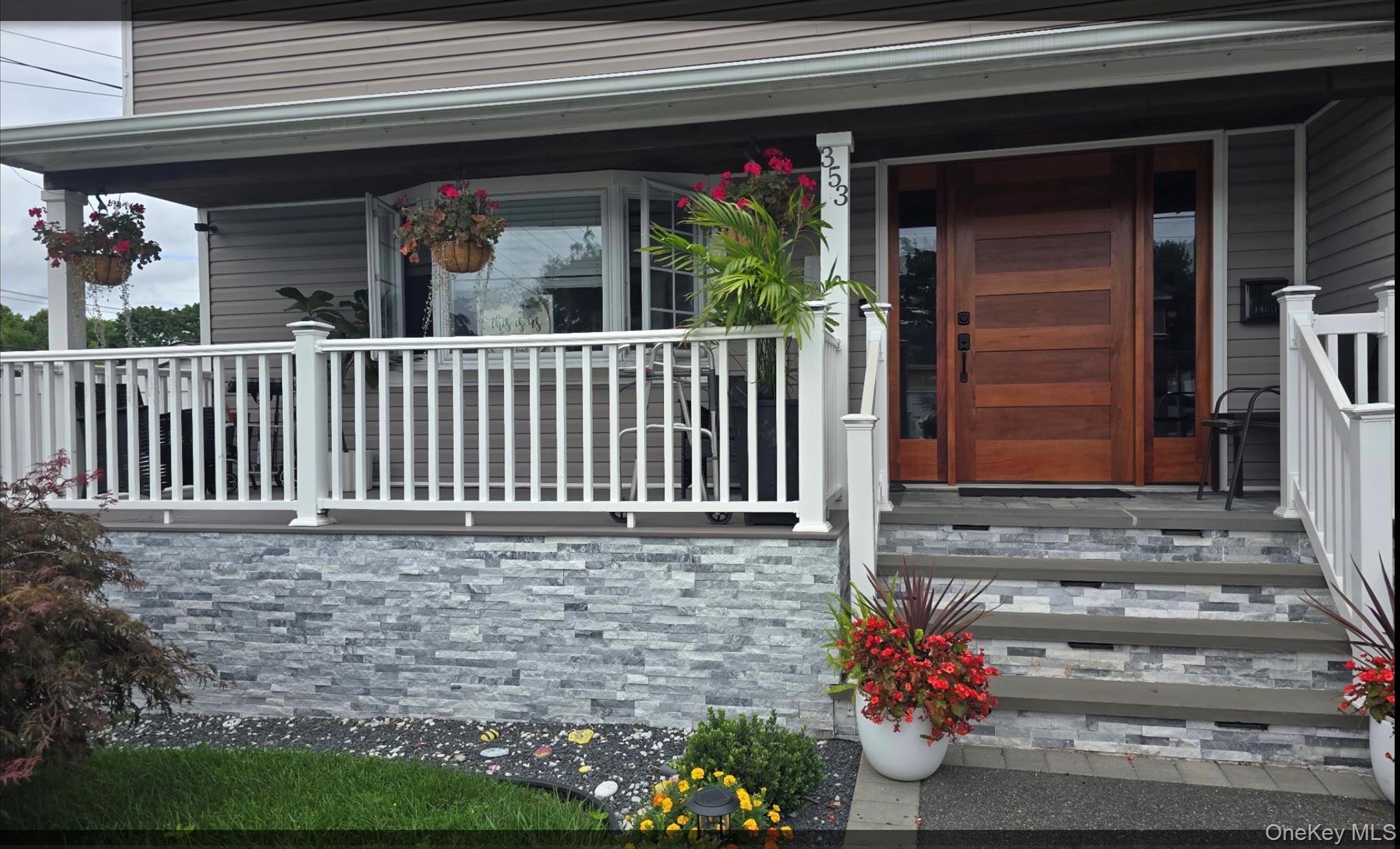 Single Family Barleau Street Suffolk County, NY 11717, MLS-1033864-10