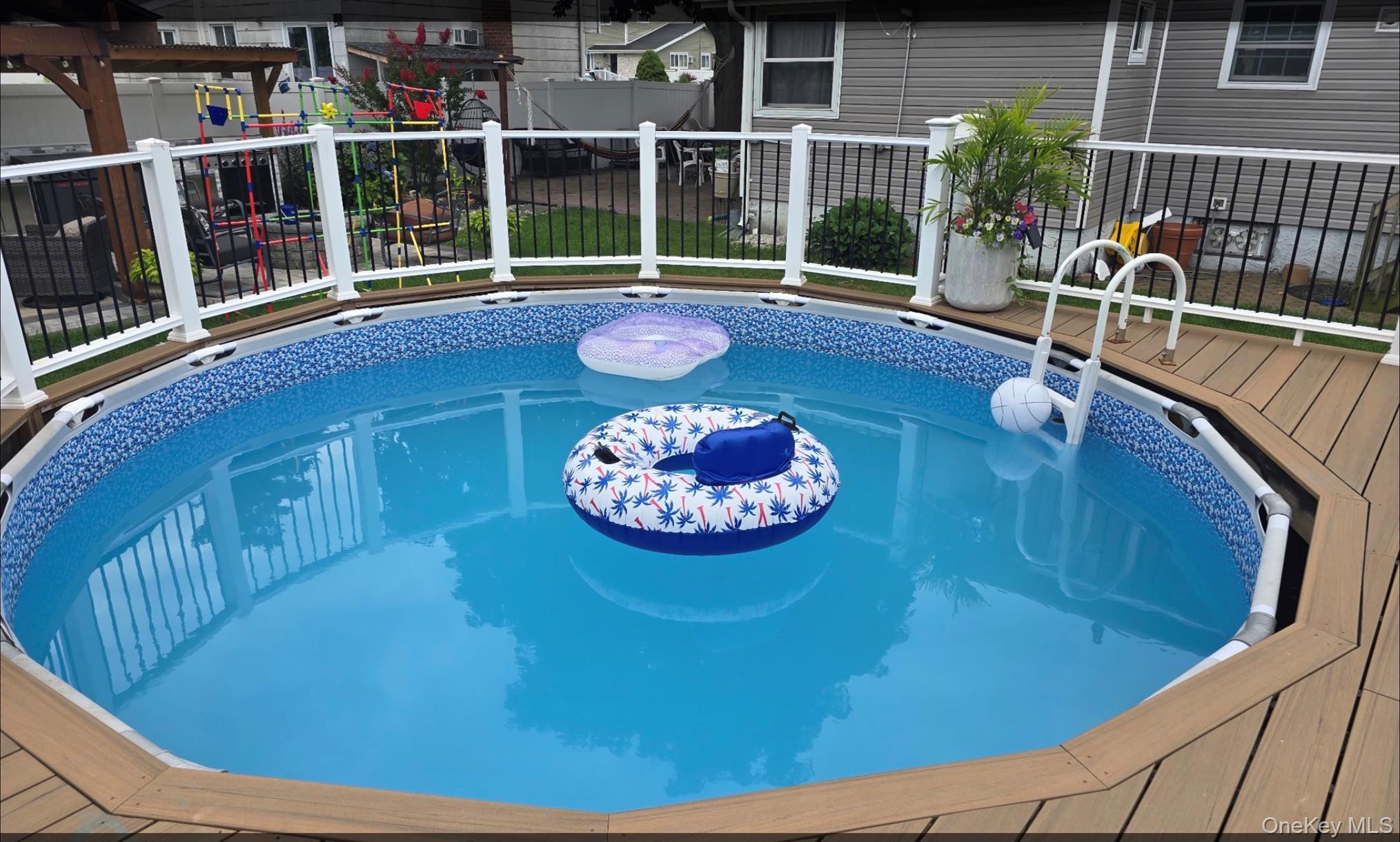 Single Family Barleau Street Suffolk County, NY 11717, MLS-1033864-15