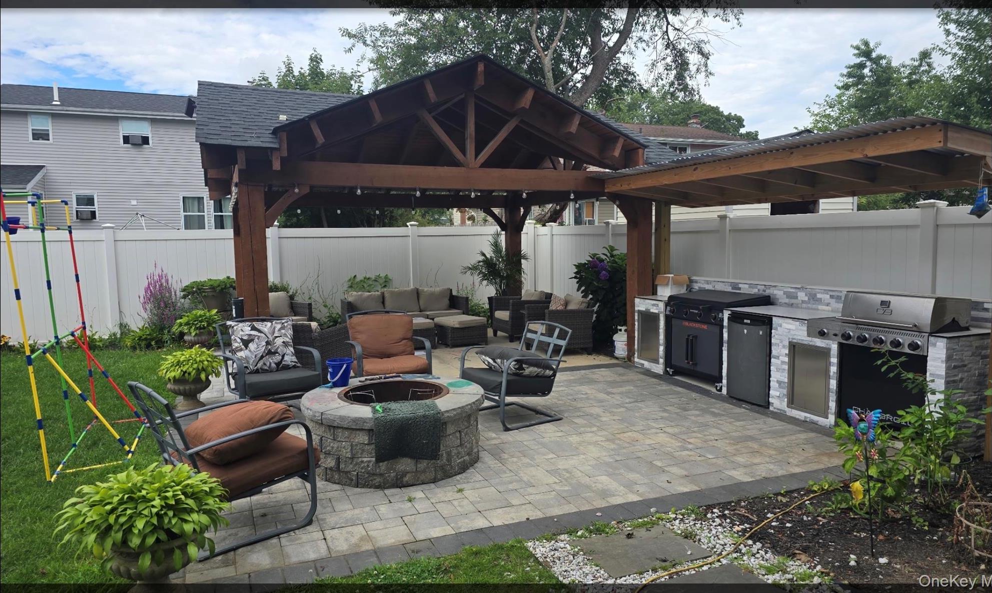 Single Family Barleau Street Suffolk County, NY 11717, MLS-1033864-2