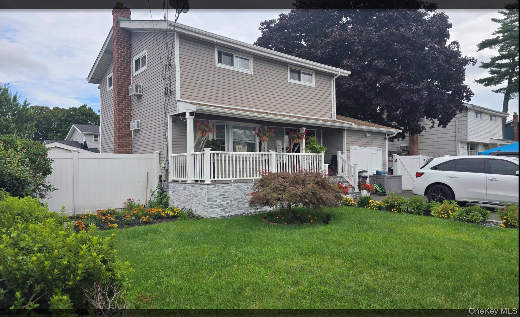 Single Family Barleau Street Suffolk County, NY 11717, MLS-1033864-5
