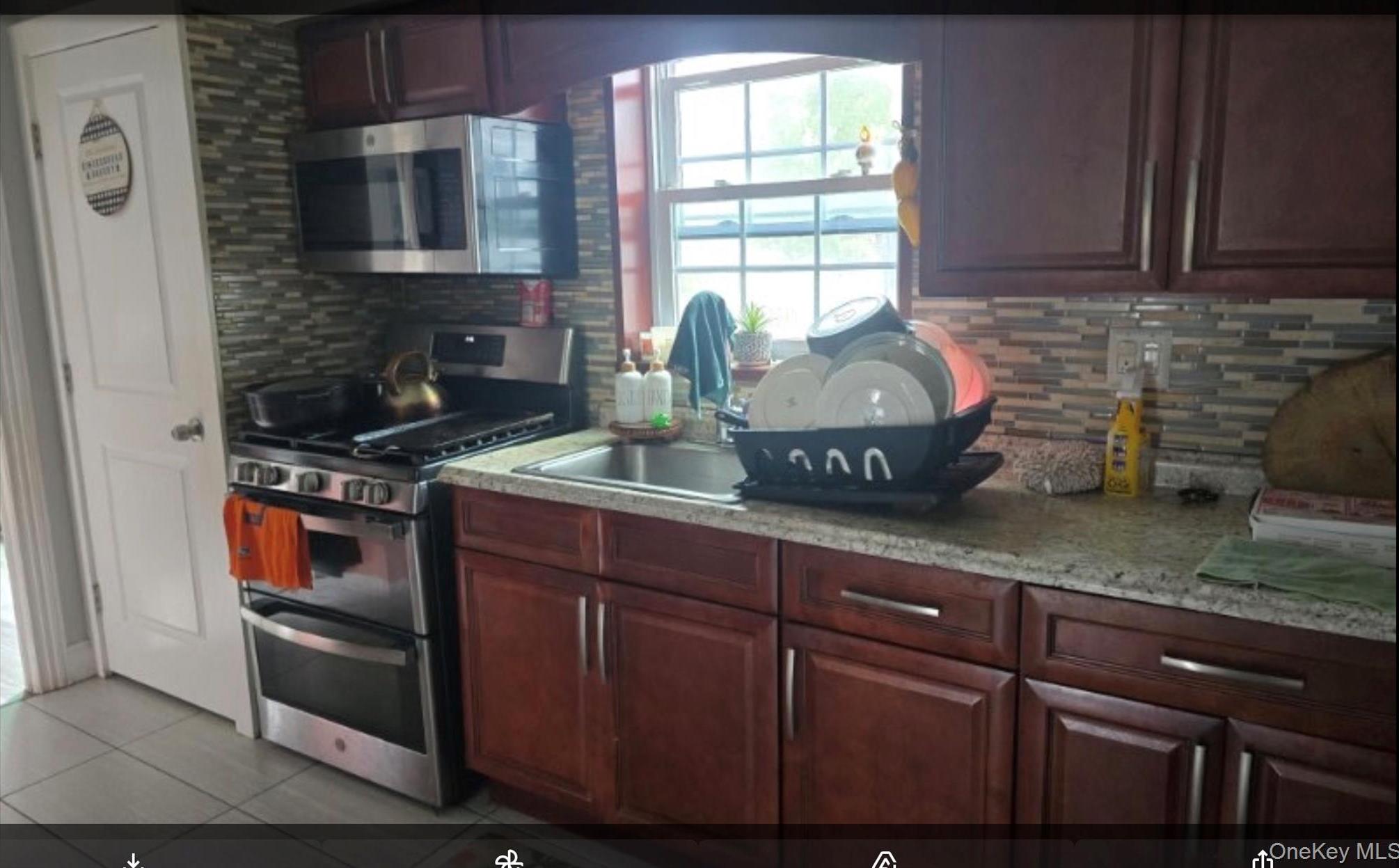 Single Family Barleau Street Suffolk County, NY 11717, MLS-1033864-8