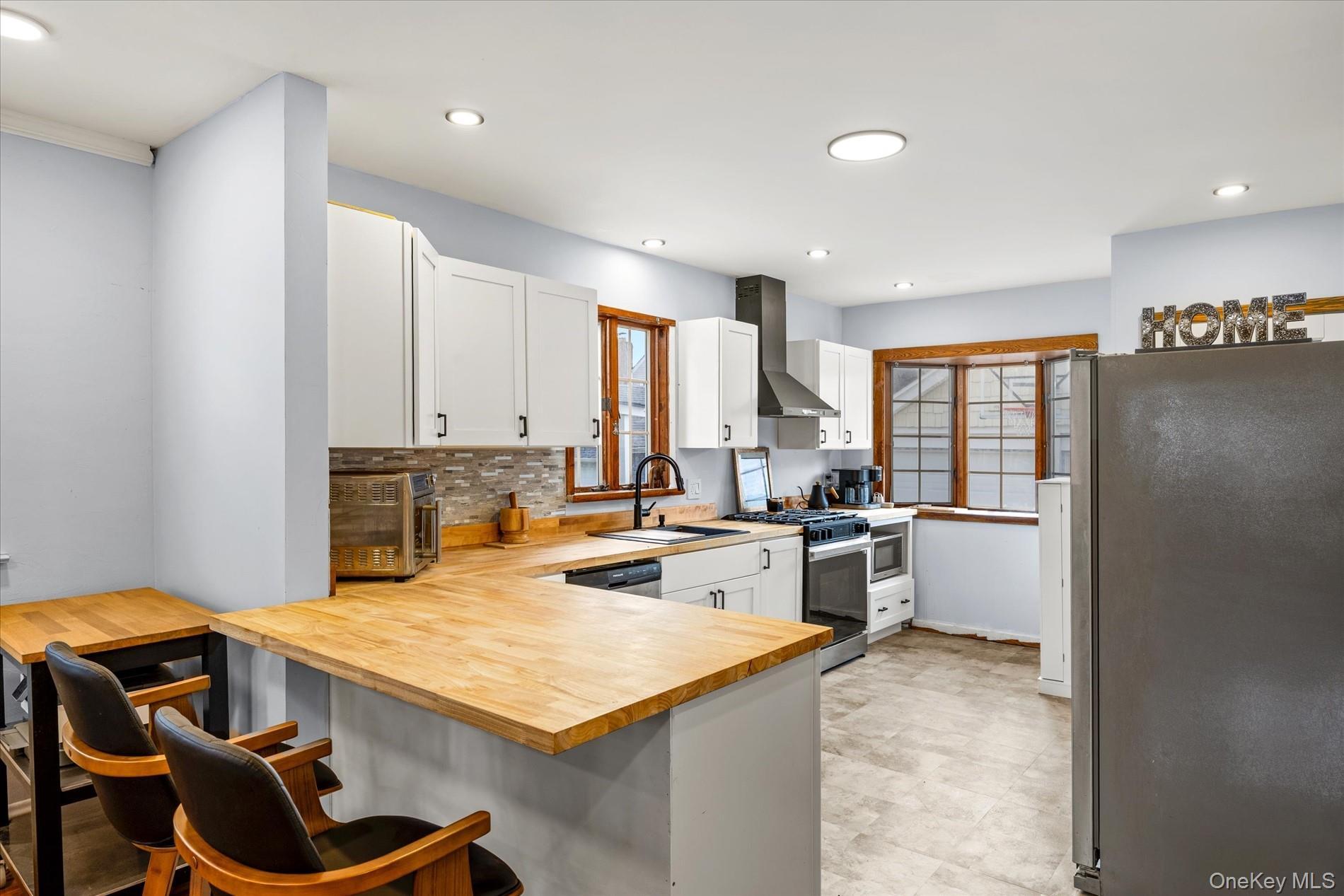 Single Family N Corona Avenue  Nassau County, NY 11580, MLS-1033875-10