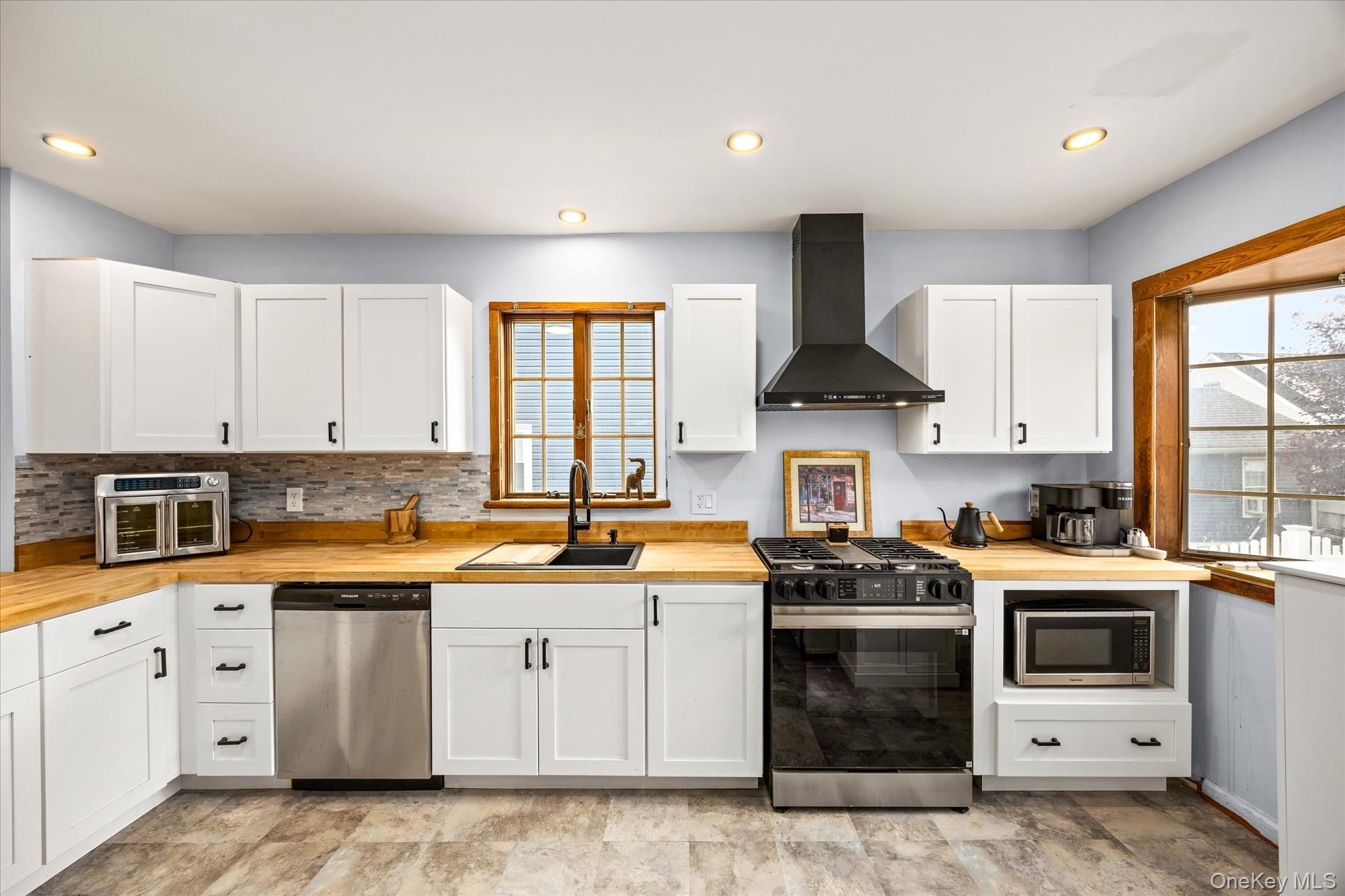 Single Family N Corona Avenue  Nassau County, NY 11580, MLS-1033875-11