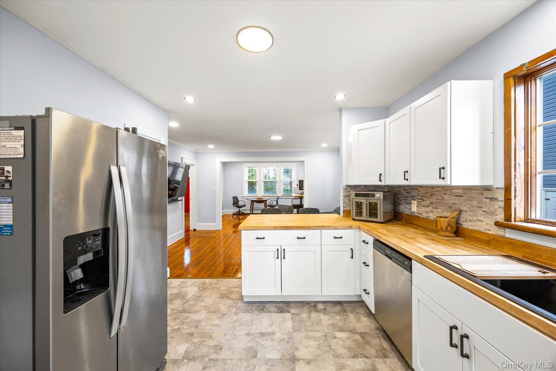 Single Family N Corona Avenue  Nassau County, NY 11580, MLS-1033875-12
