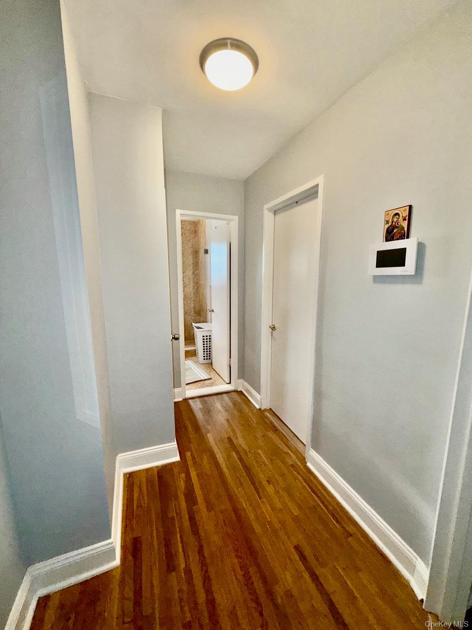 Single Family Seymour Avenue  Bronx, NY 10469, MLS-1033880-9