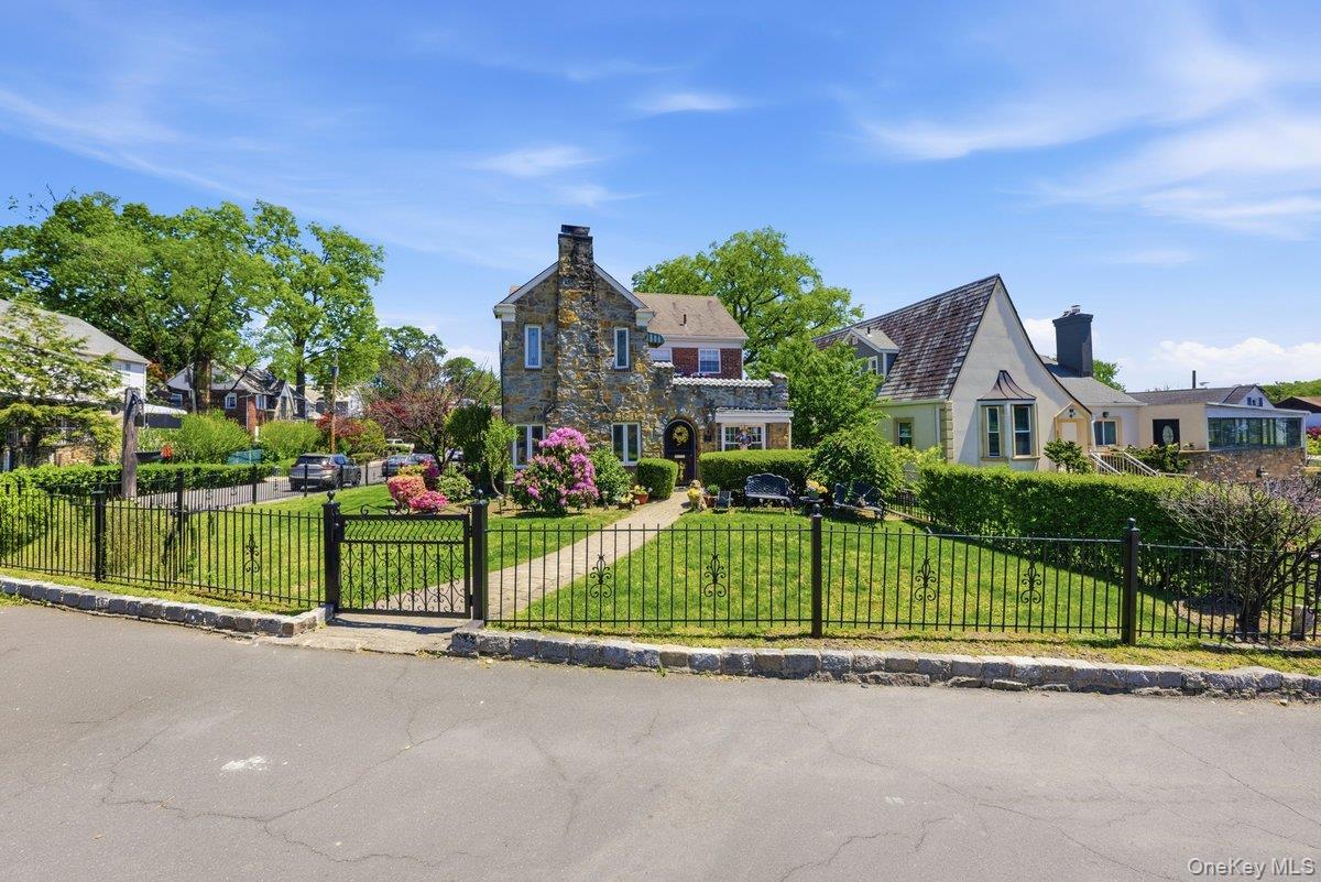 Single Family Cumberland Drive  Westchester County, NY 10704, MLS-1033881-3