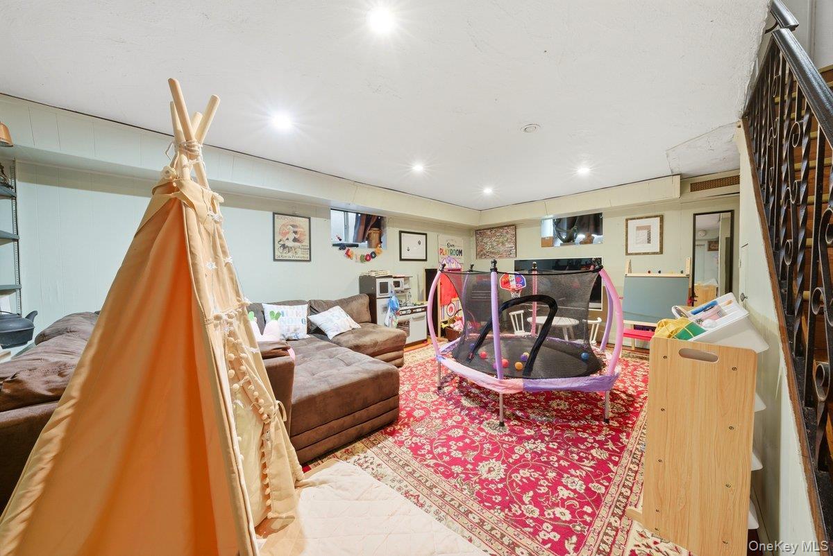 Single Family Cumberland Drive  Westchester County, NY 10704, MLS-1033881-34