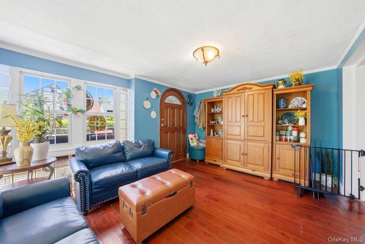 Single Family Cumberland Drive  Westchester County, NY 10704, MLS-1033881-6