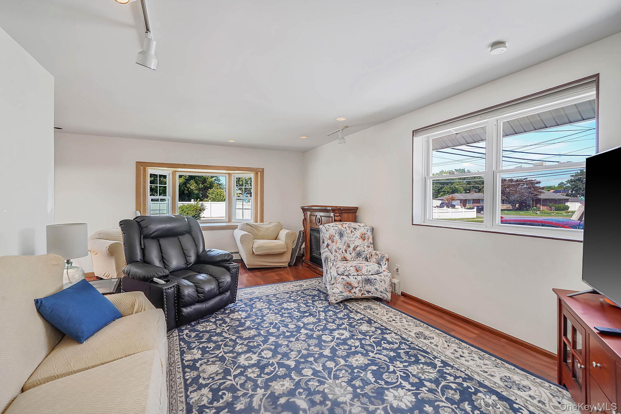 Single Family Liberty Avenue Suffolk County, NY 11757, MLS-1033941-10