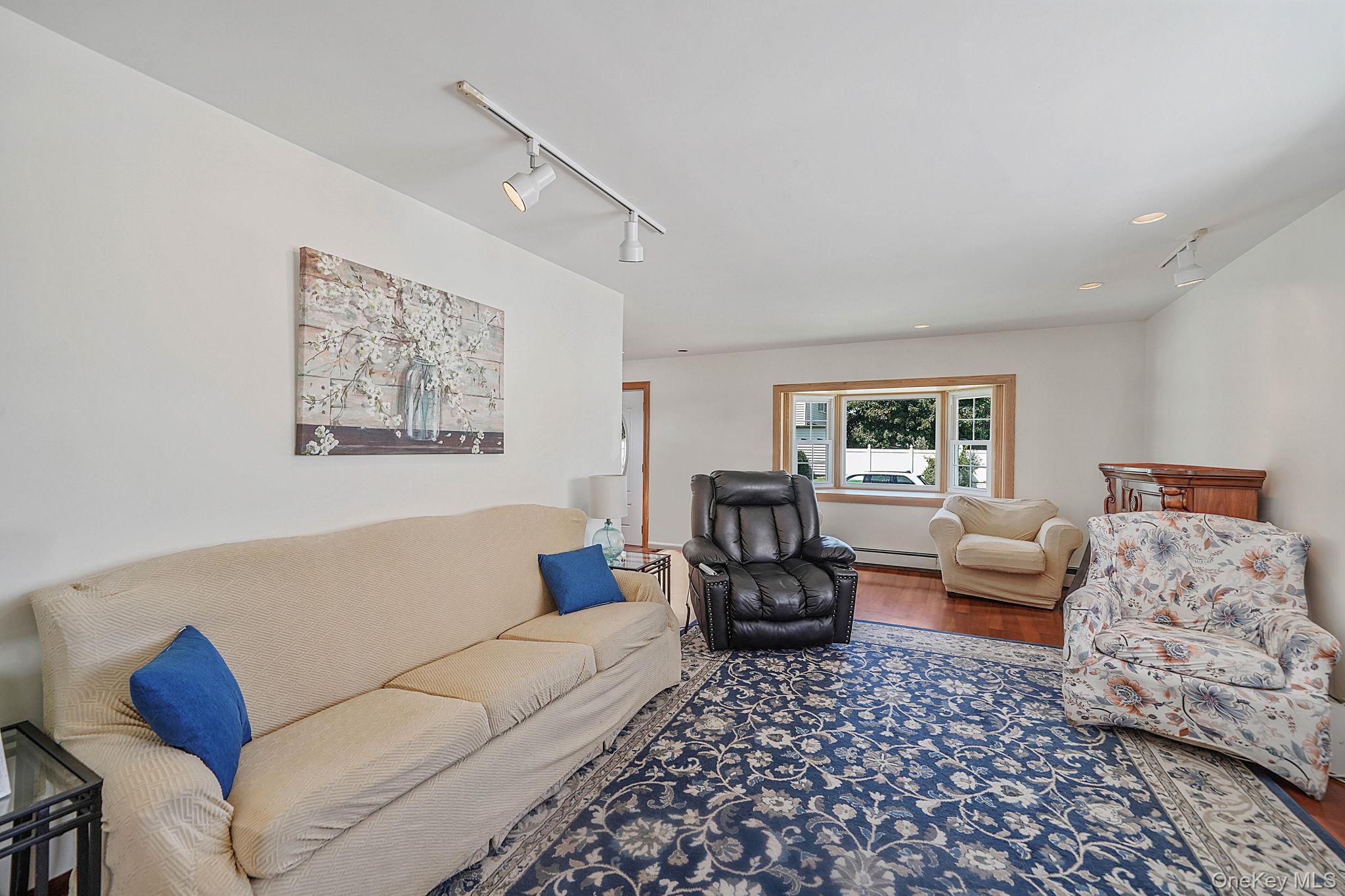 Single Family Liberty Avenue Suffolk County, NY 11757, MLS-1033941-11