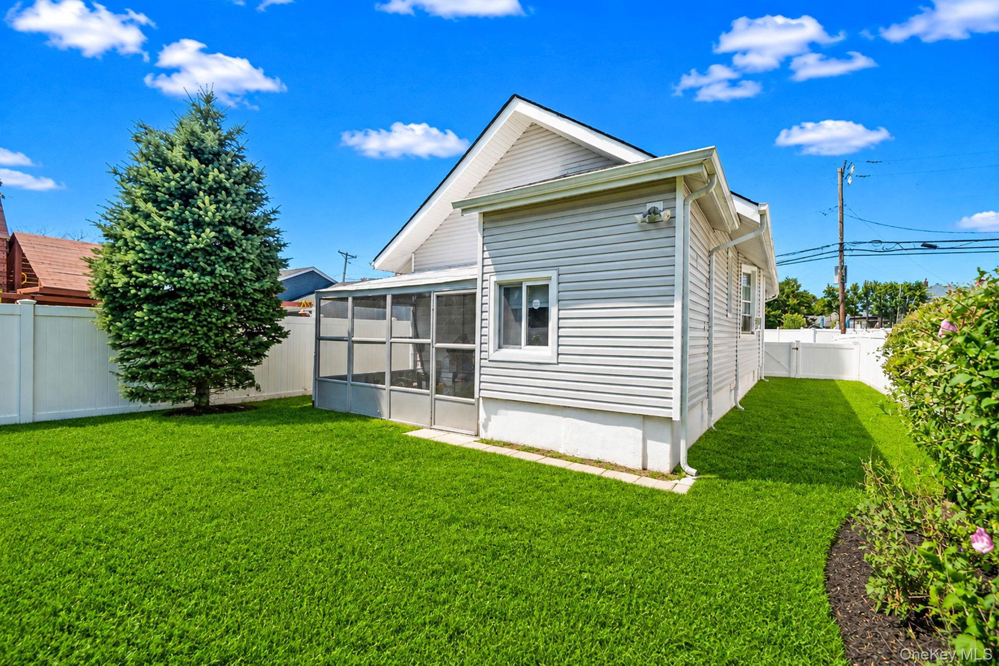 Single Family Liberty Avenue Suffolk County, NY 11757, MLS-1033941-21
