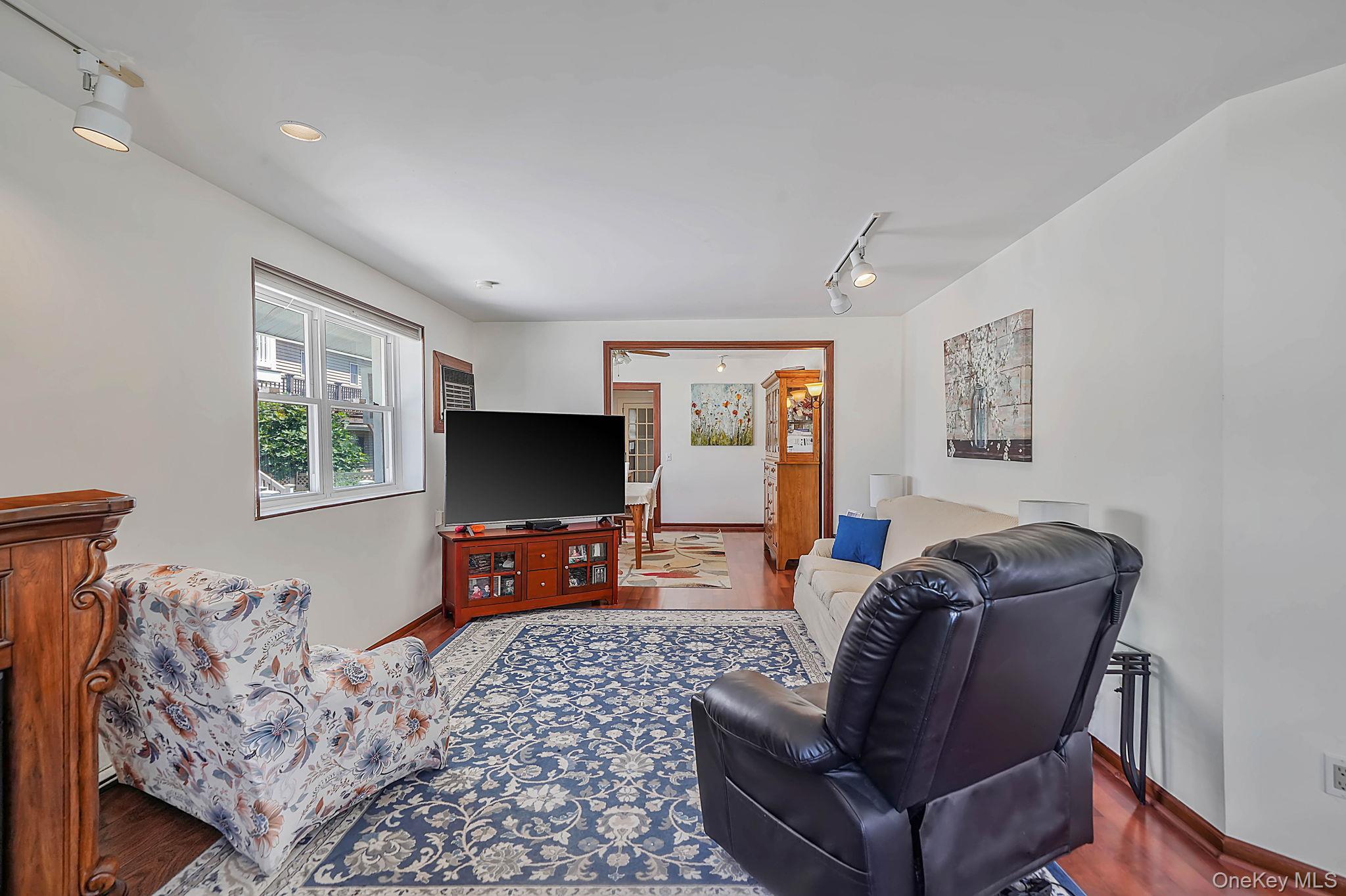Single Family Liberty Avenue Suffolk County, NY 11757, MLS-1033941-9