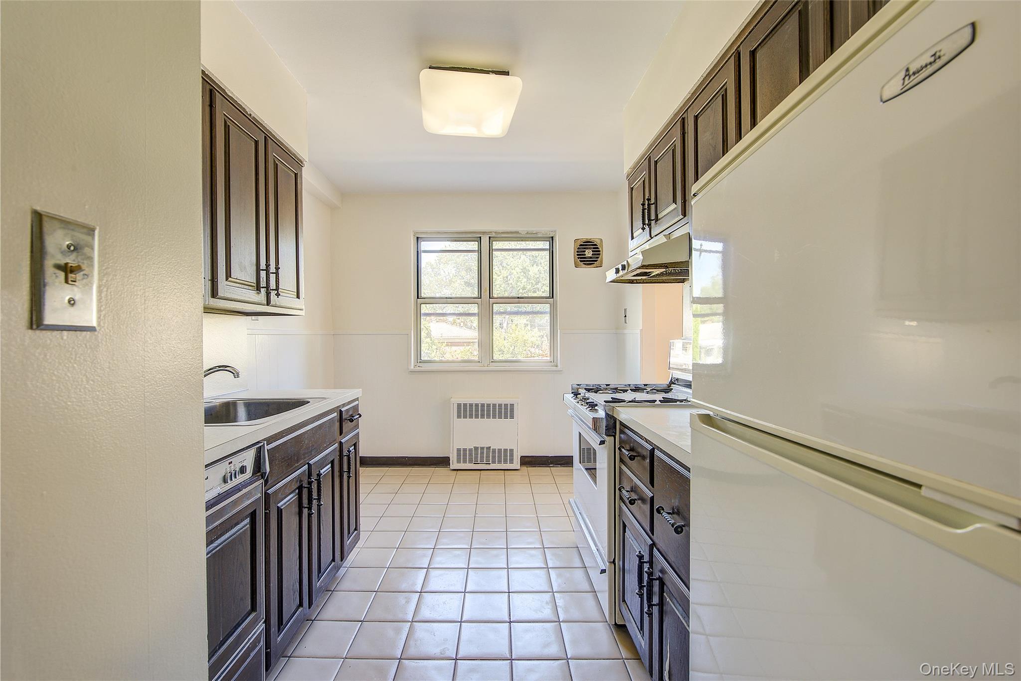Single Family 207th Street Queens, NY 11364, MLS-1033964-15