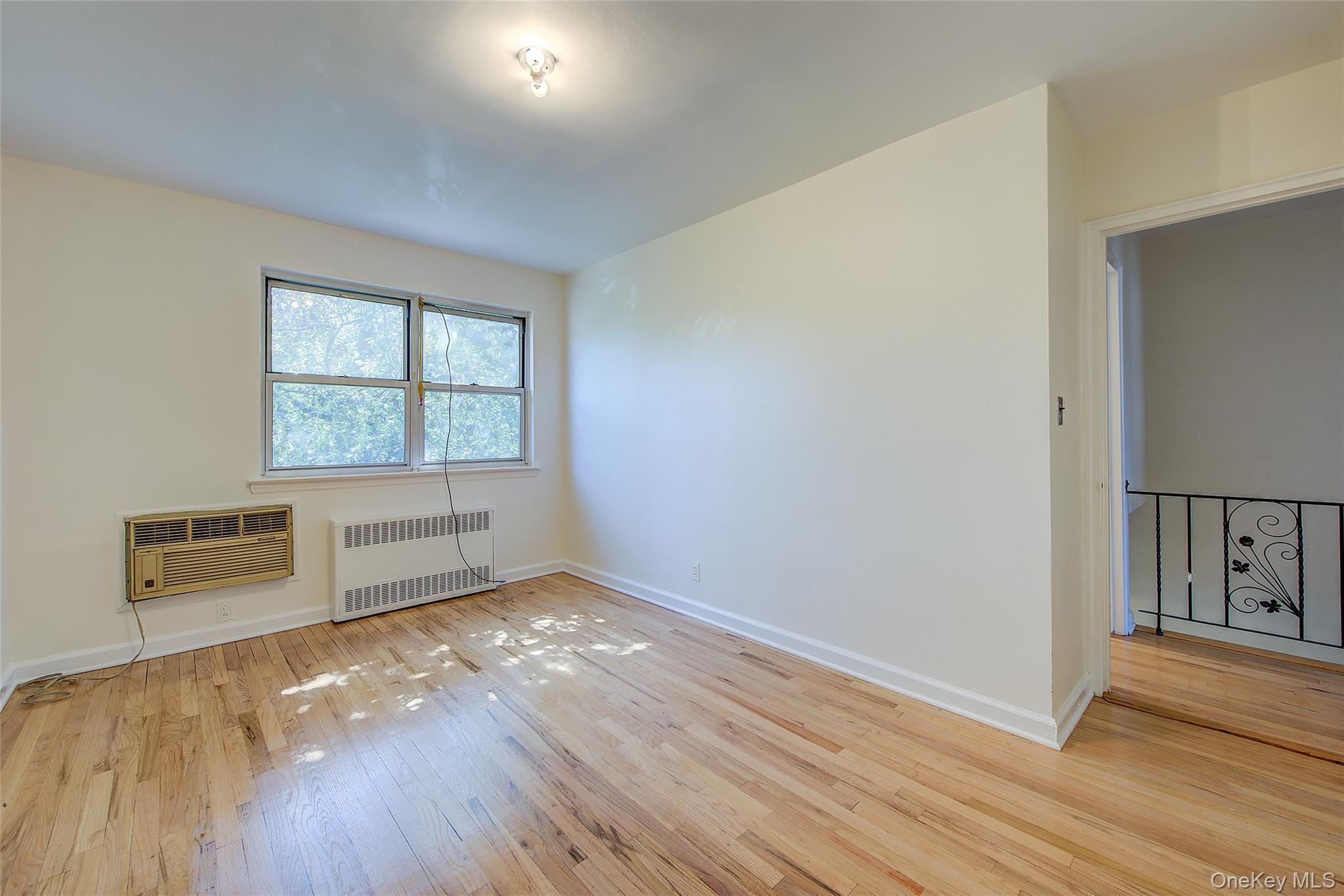 Single Family 207th Street Queens, NY 11364, MLS-1033964-23