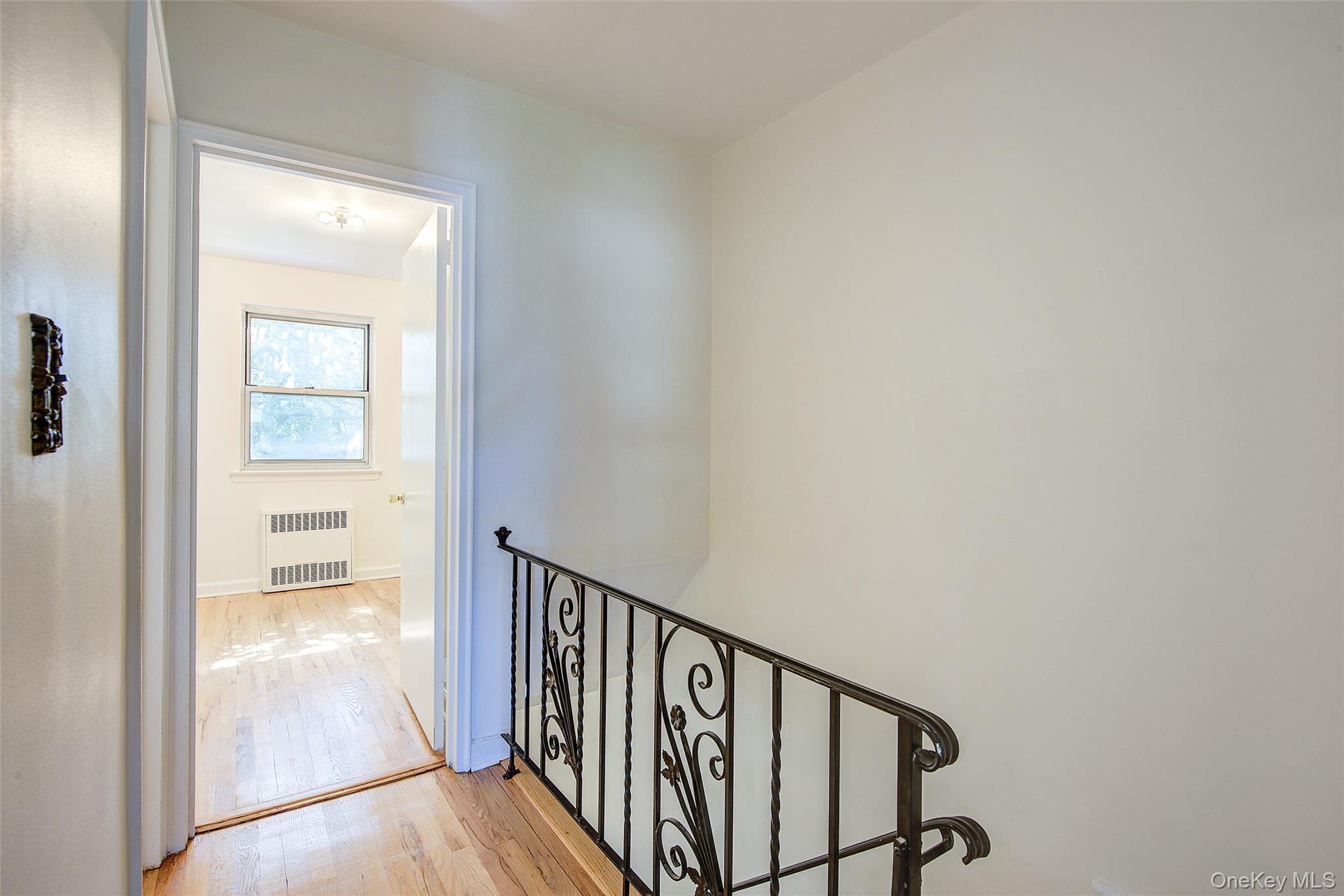 Single Family 207th Street Queens, NY 11364, MLS-1033964-25