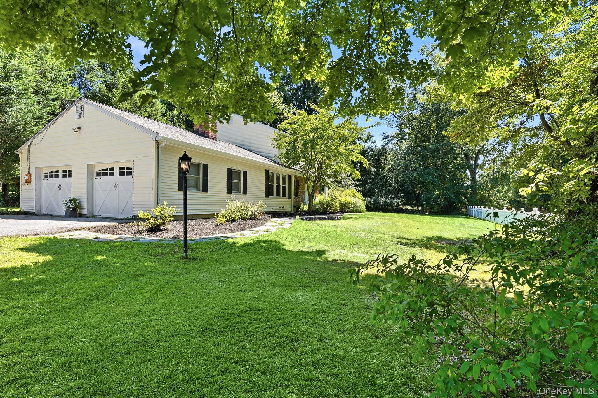 Single Family Hampton Place Westchester County, NY 10536, MLS-1033996-15