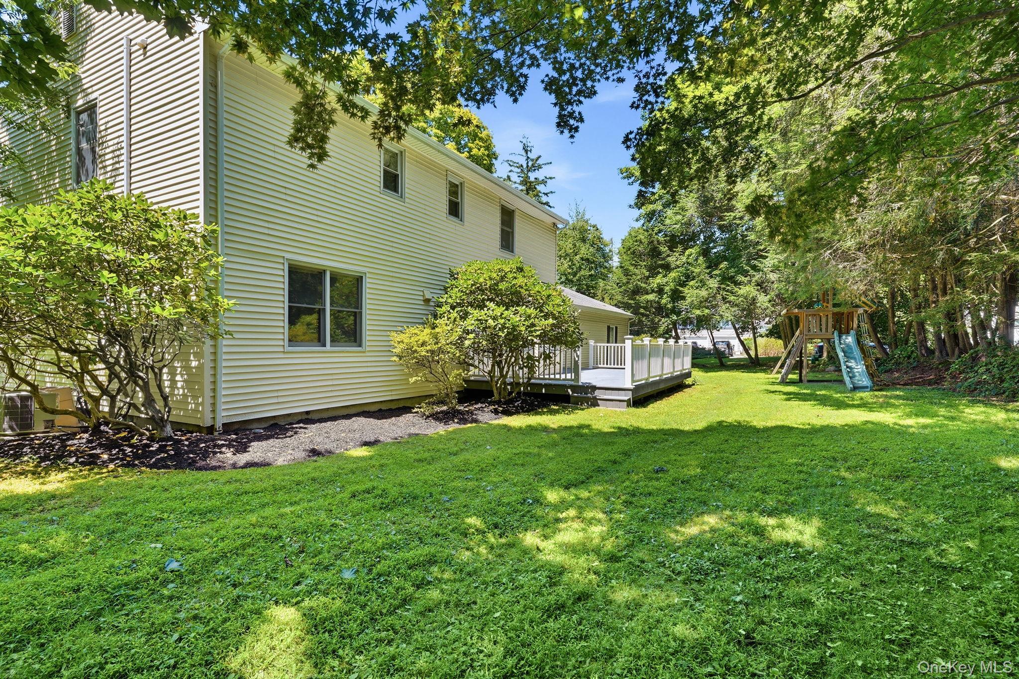 Single Family Hampton Place Westchester County, NY 10536, MLS-1033996-16