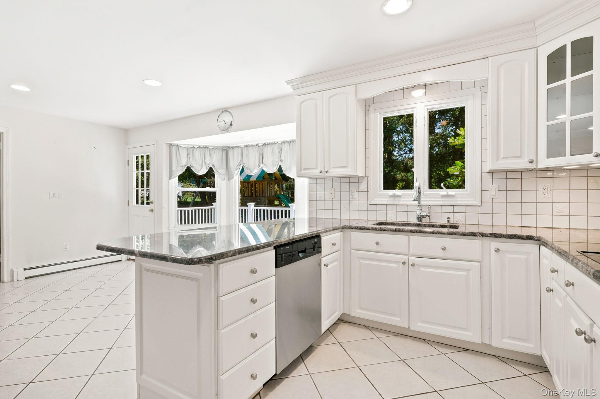 Single Family Hampton Place Westchester County, NY 10536, MLS-1033996-6