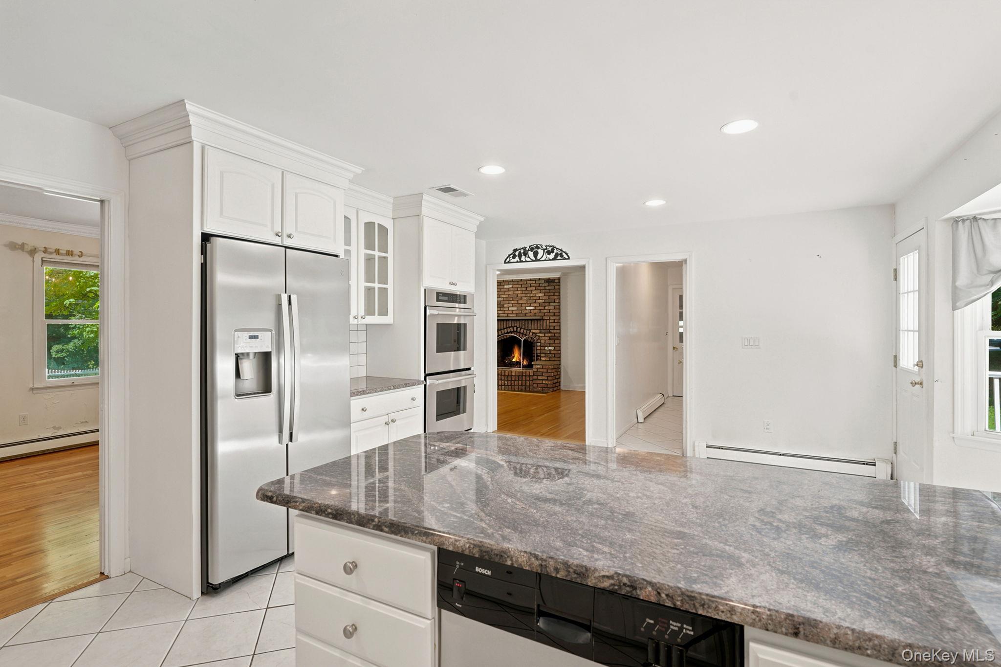 Single Family Hampton Place Westchester County, NY 10536, MLS-1033996-7