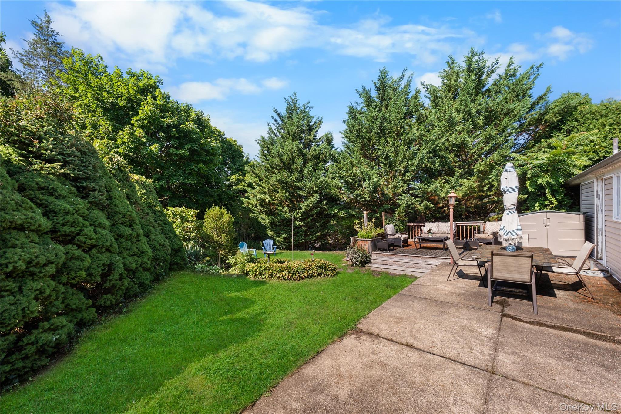 Single Family Charmian Street Suffolk County, NY 11746, MLS-1034006-17