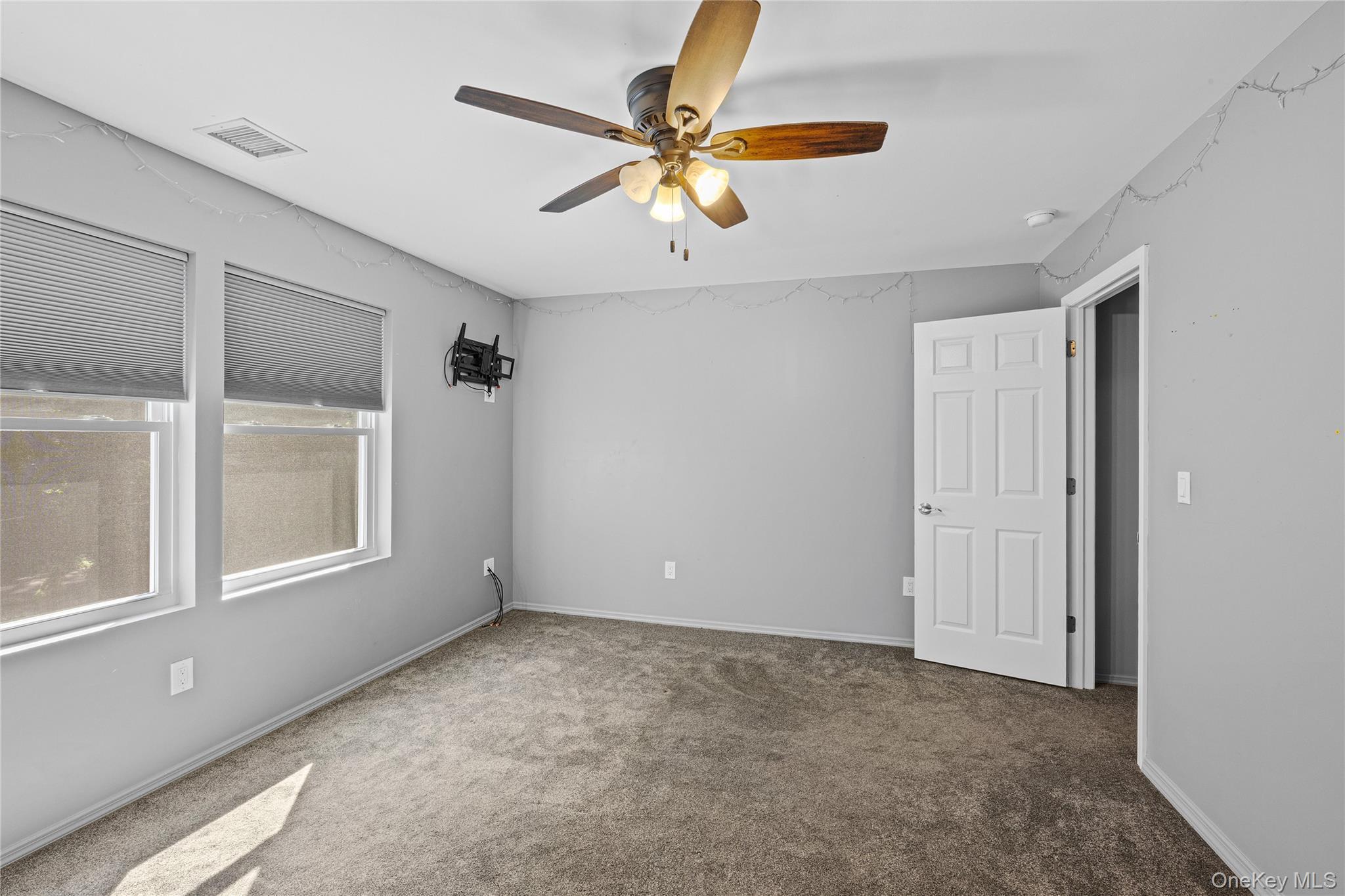 Single Family Fire Lane  Suffolk County, NY 11792, MLS-1034015-29