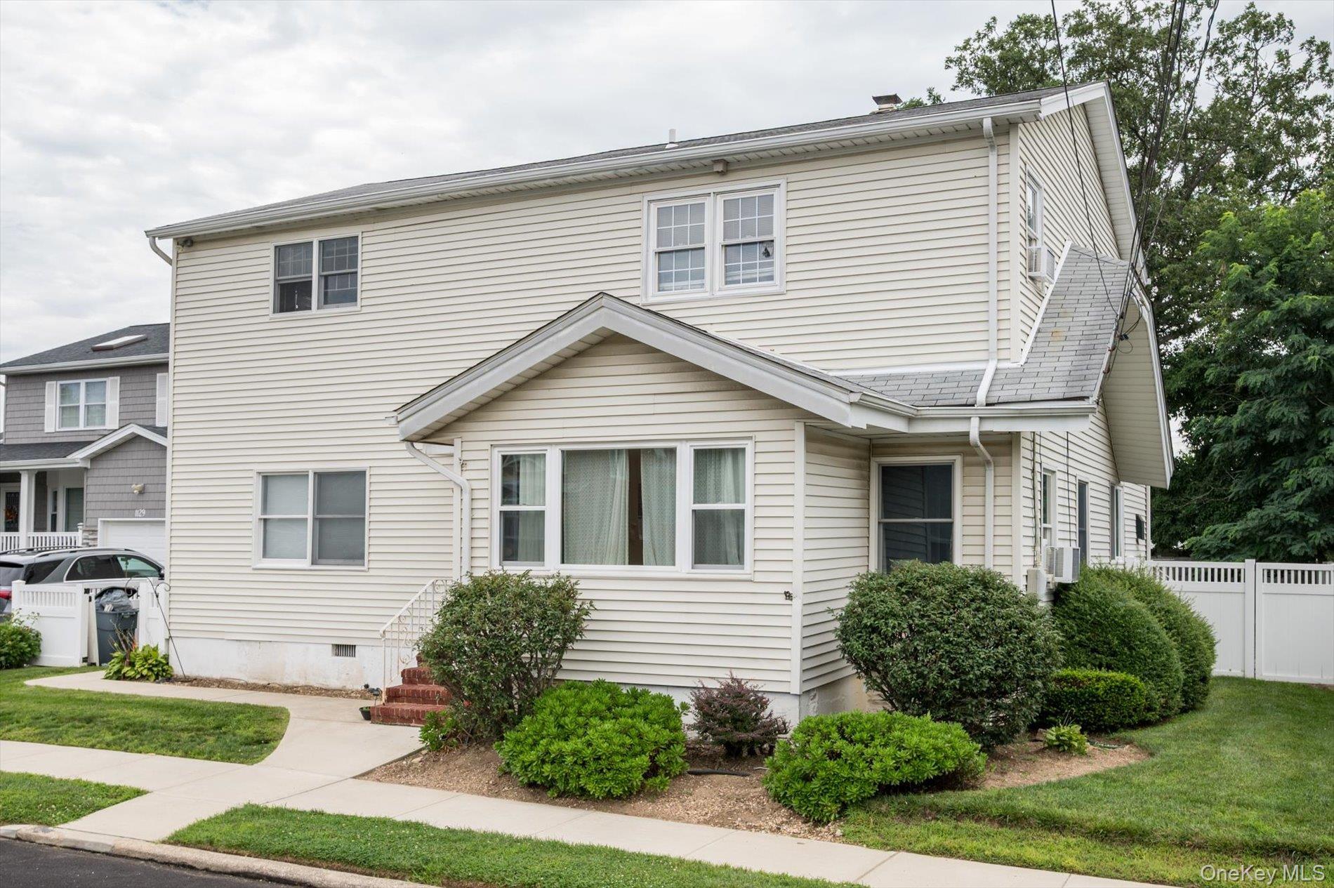 Single Family Ruth Place Nassau County, NY 11710, MLS-1034022-2