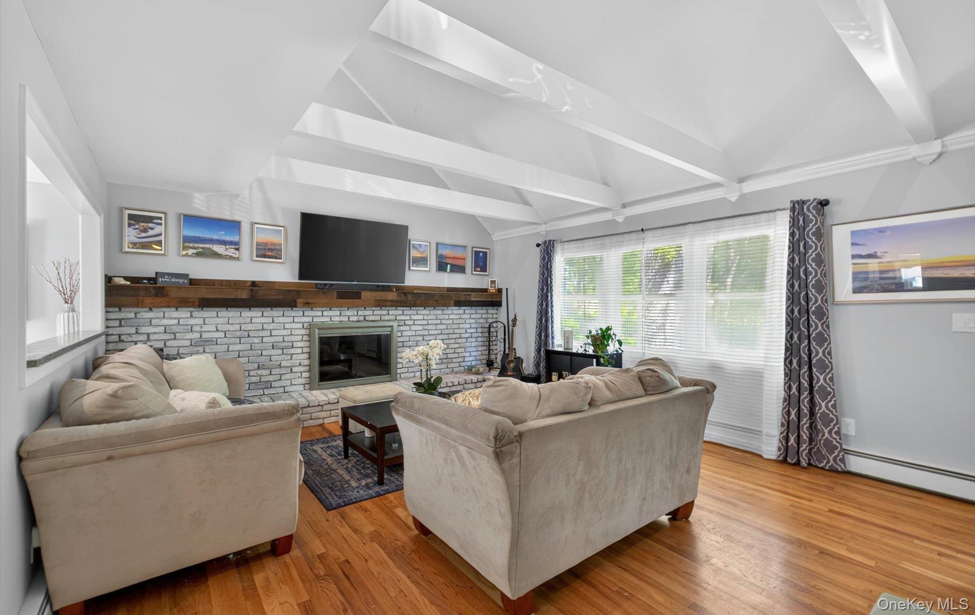 Single Family Bergen Court  Suffolk County, NY 11746, MLS-1034026-4