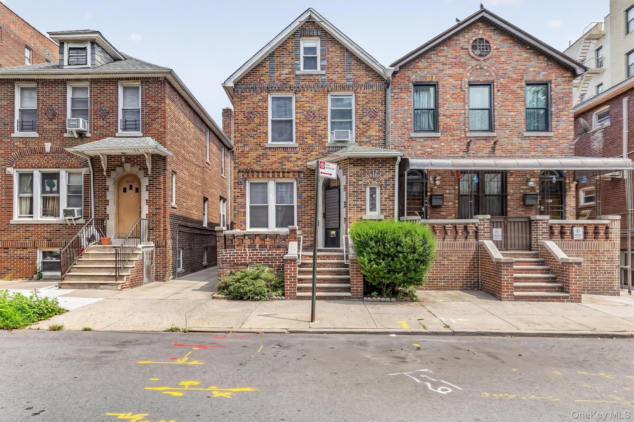 Single Family Holland Avenue  Bronx, NY 10467, MLS-1034028-2