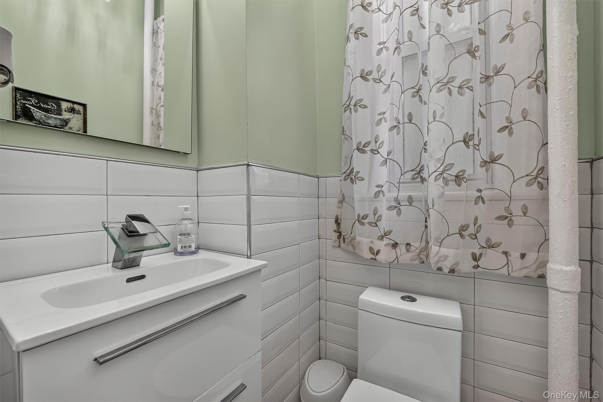 Single Family Holland Avenue  Bronx, NY 10467, MLS-1034028-24