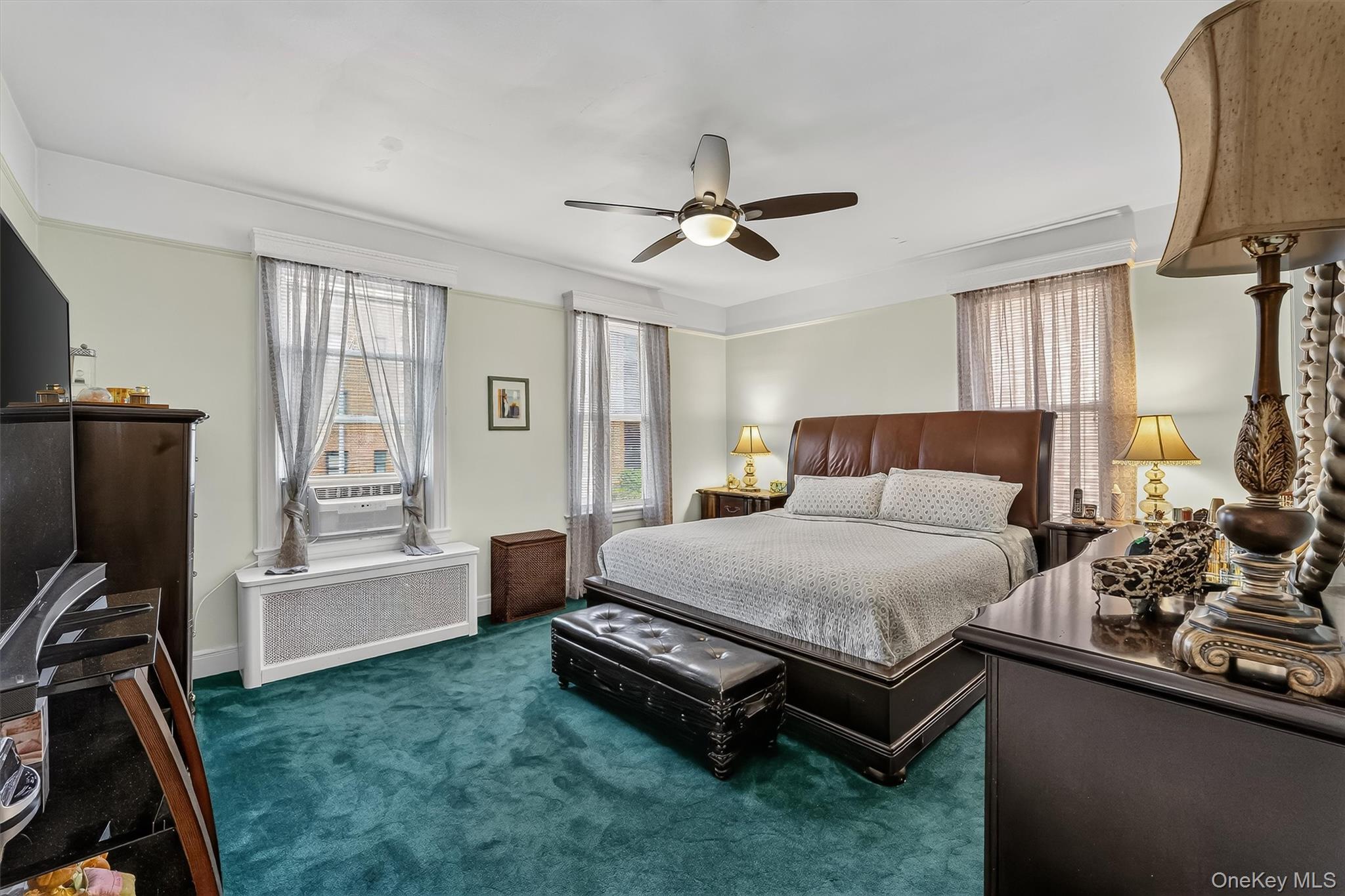 Single Family Holland Avenue  Bronx, NY 10467, MLS-1034028-27