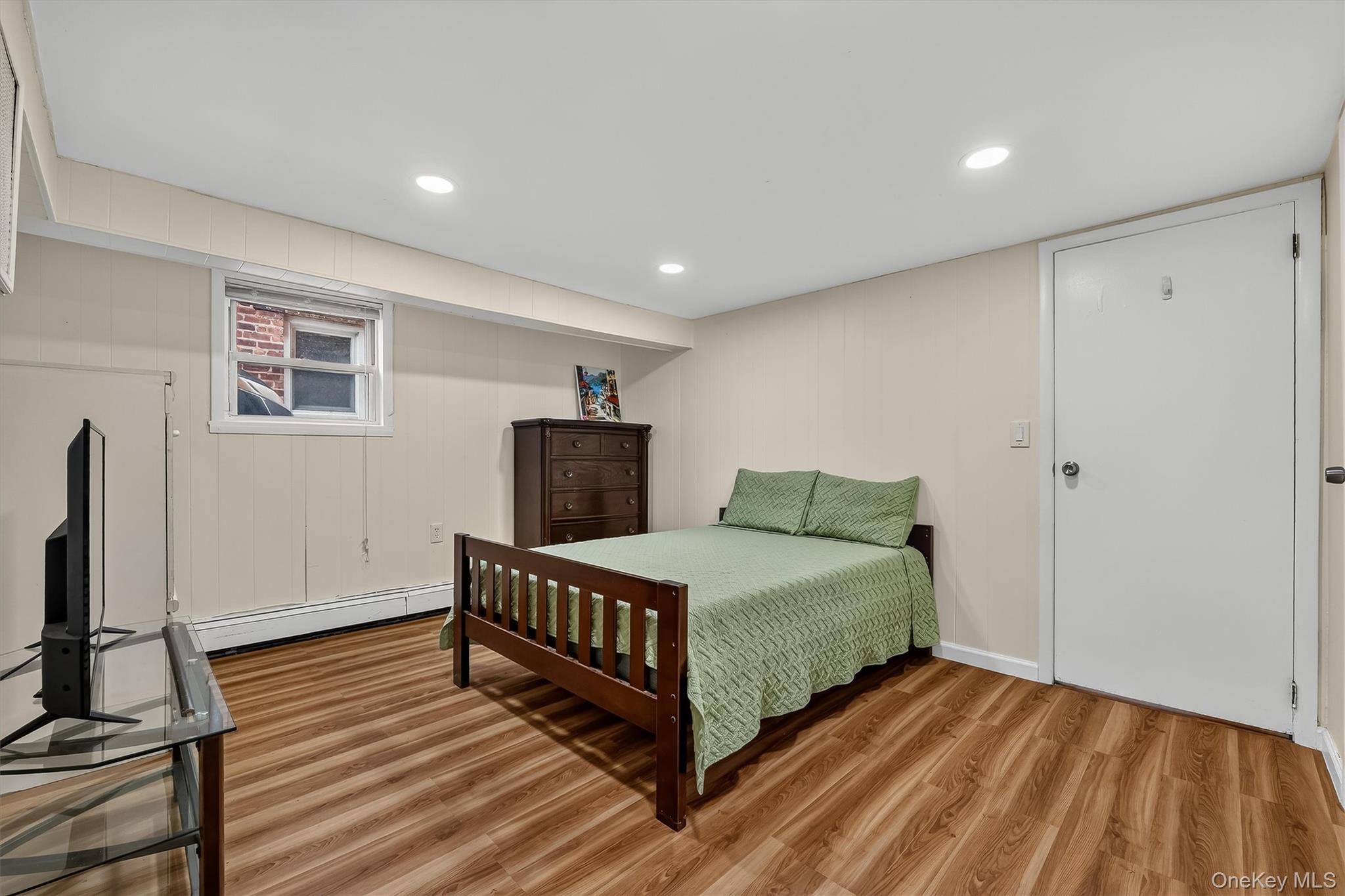 Single Family Holland Avenue  Bronx, NY 10467, MLS-1034028-40