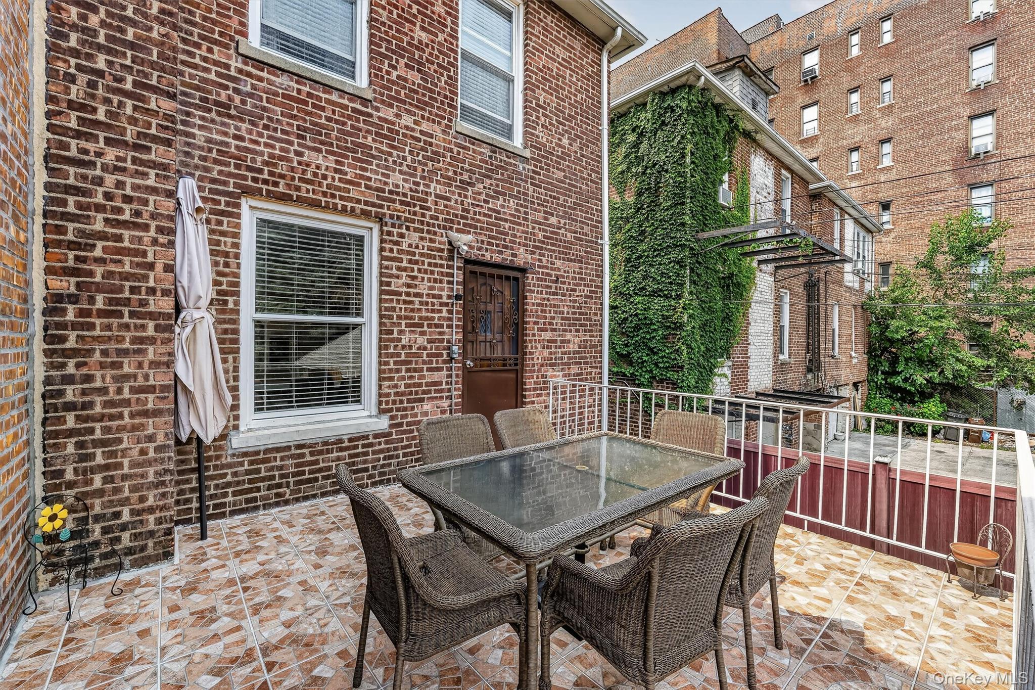 Single Family Holland Avenue  Bronx, NY 10467, MLS-1034028-42