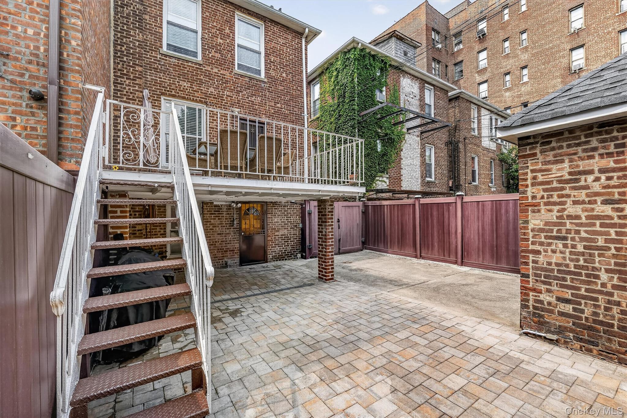 Single Family Holland Avenue  Bronx, NY 10467, MLS-1034028-47