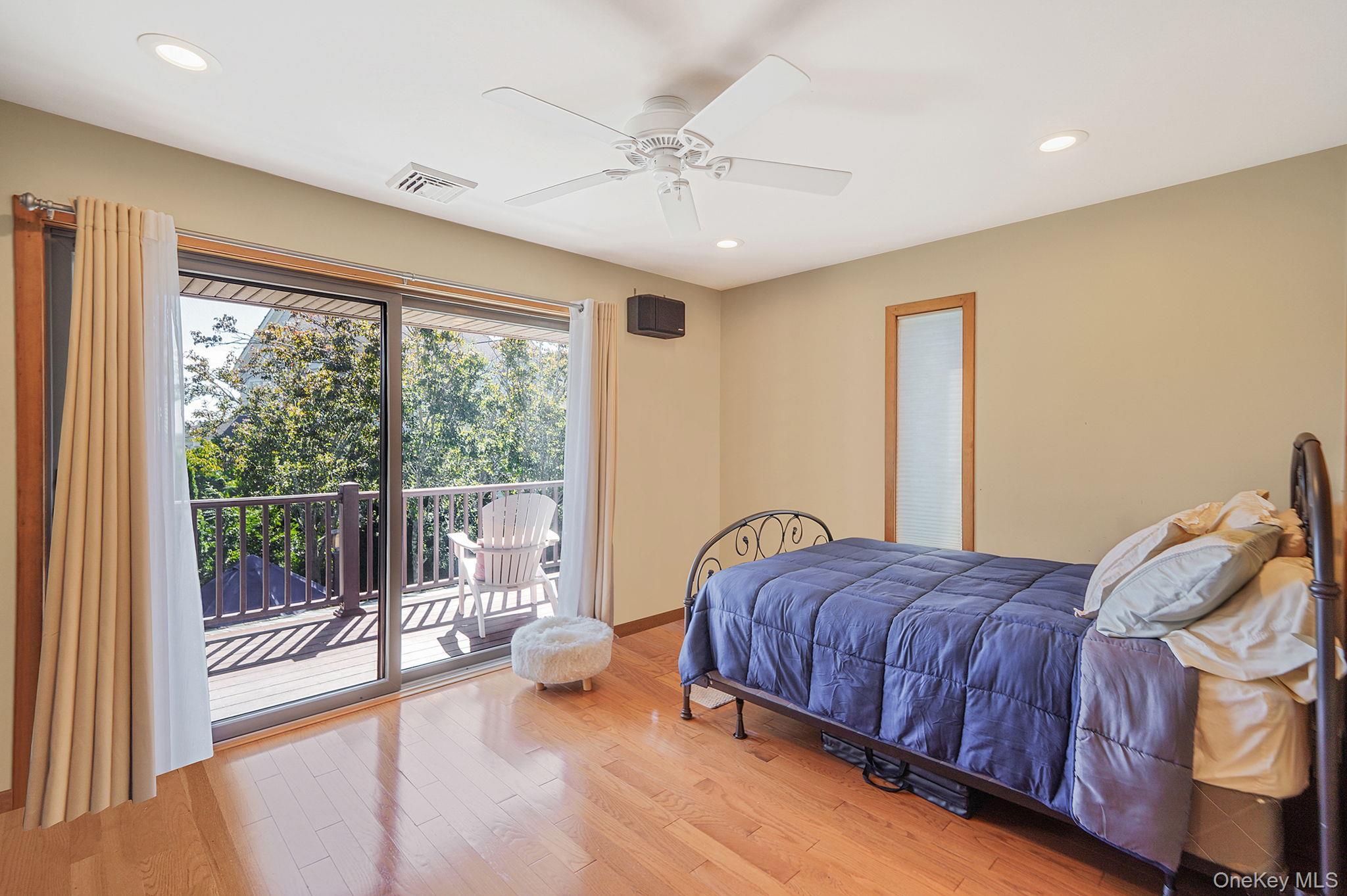 Single Family Seacove Lane  Suffolk County, NY 11901, MLS-1034035-25