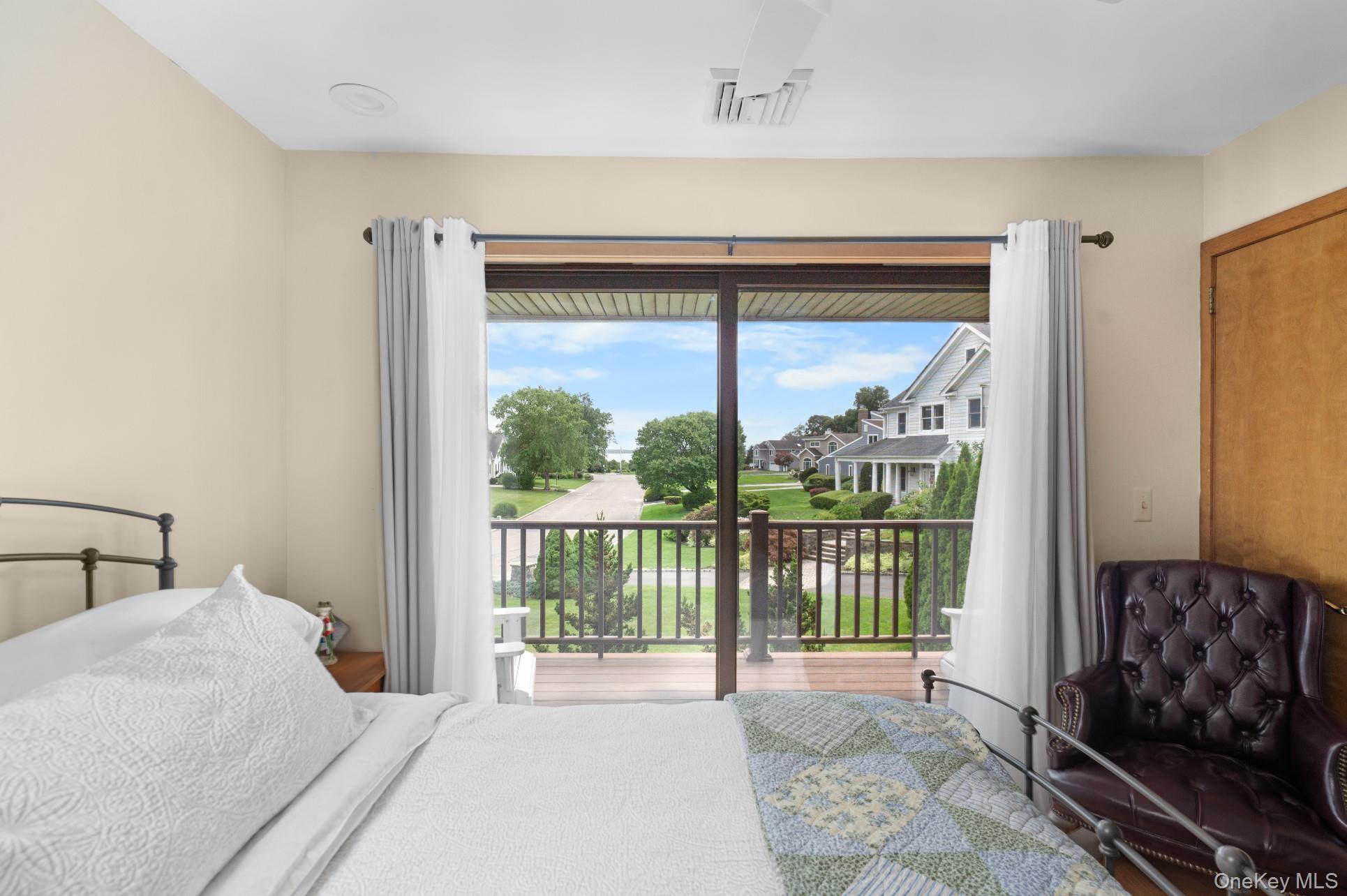 Single Family Seacove Lane  Suffolk County, NY 11901, MLS-1034035-29
