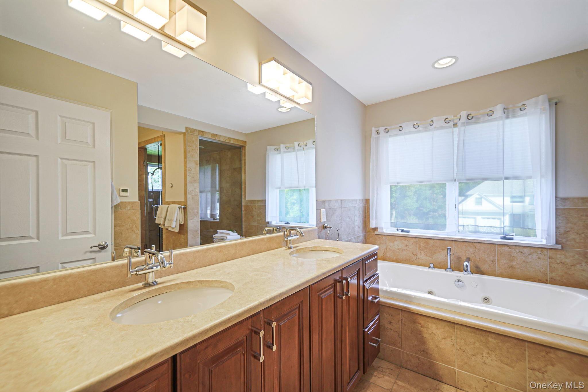 Single Family Seacove Lane  Suffolk County, NY 11901, MLS-1034035-34