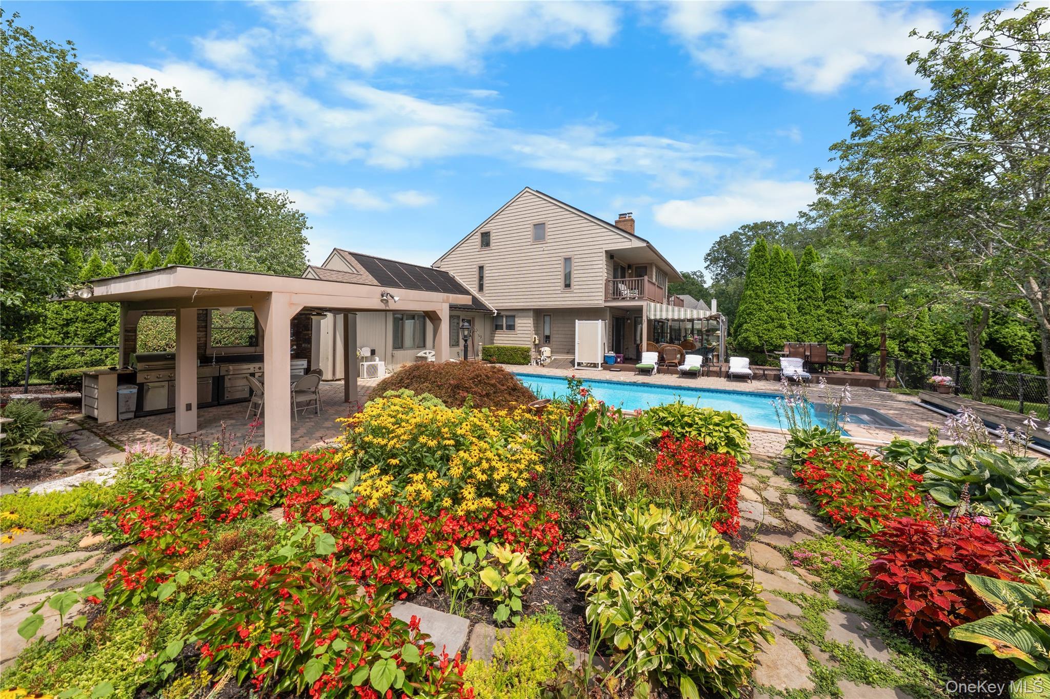 Single Family Seacove Lane  Suffolk County, NY 11901, MLS-1034035-41
