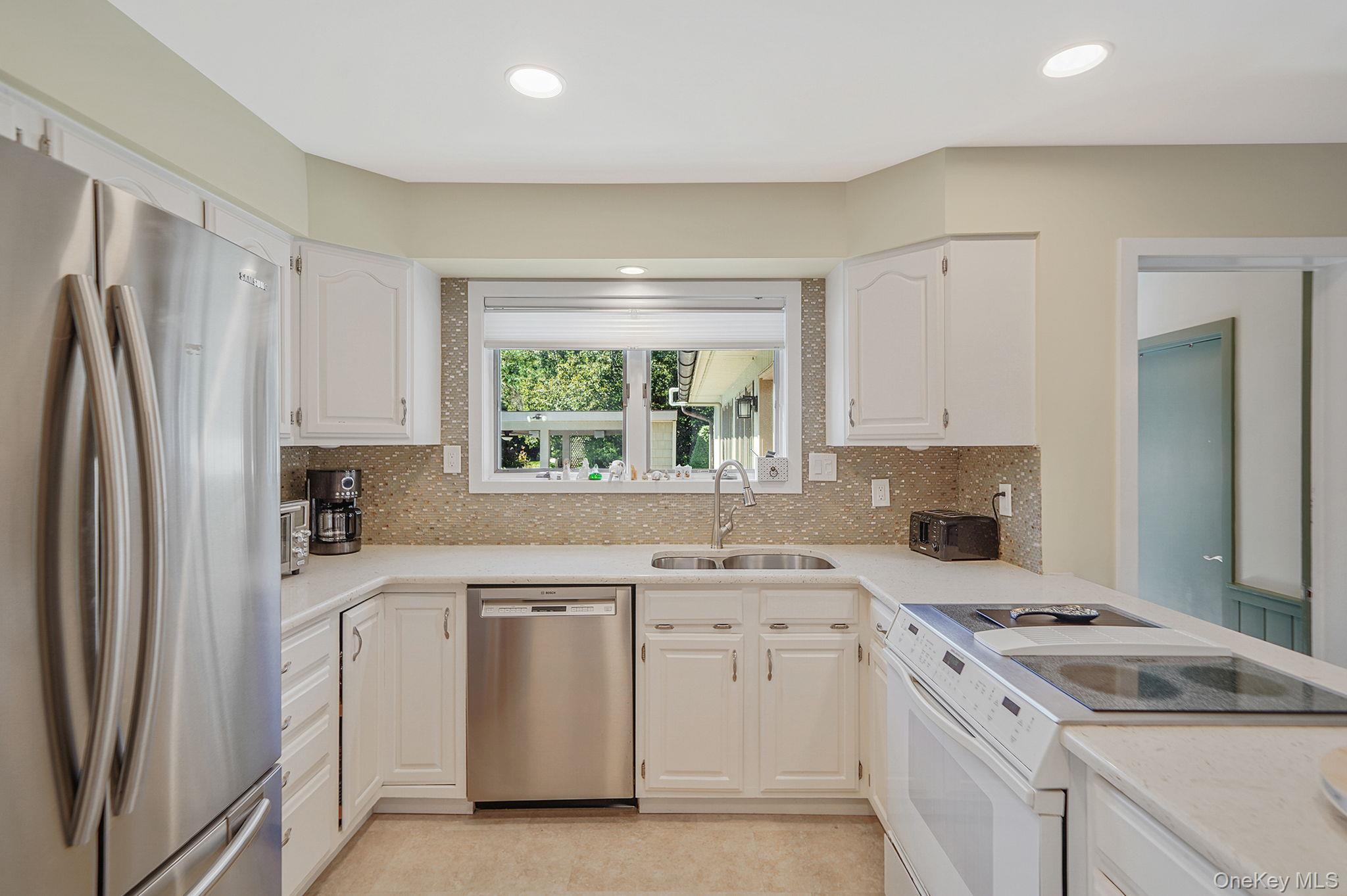 Single Family Seacove Lane  Suffolk County, NY 11901, MLS-1034035-9