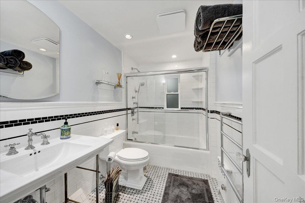Single Family Tenbroeck Avenue Bronx, NY 10461, MLS-1034068-11