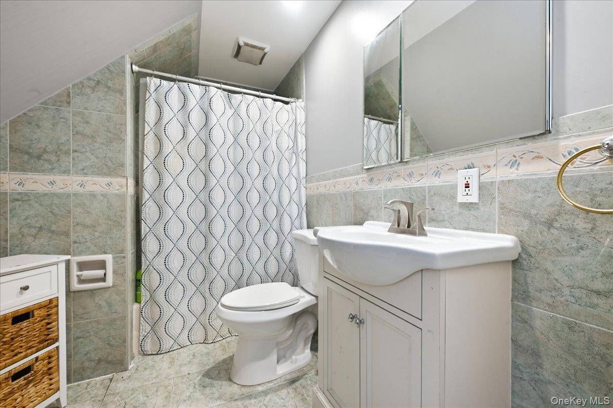 Single Family Bridle Lane Nassau County, NY 11801, MLS-1034110-18