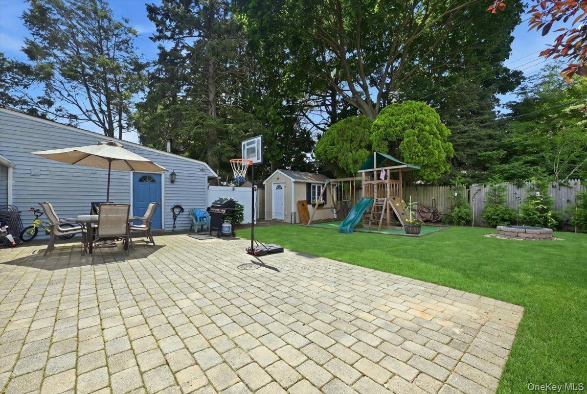 Single Family Bridle Lane Nassau County, NY 11801, MLS-1034110-21
