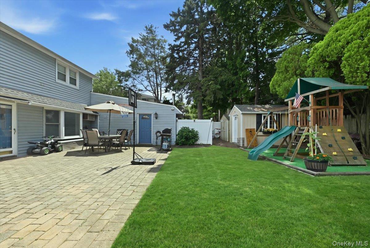 Single Family Bridle Lane Nassau County, NY 11801, MLS-1034110-22