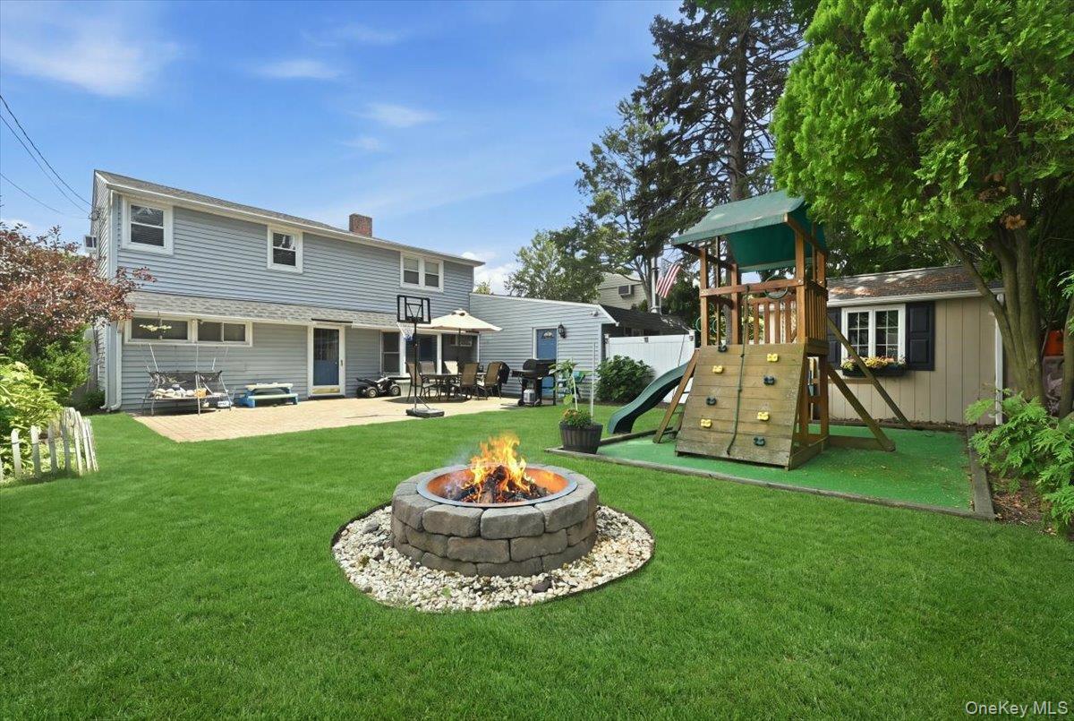 Single Family Bridle Lane Nassau County, NY 11801, MLS-1034110-23