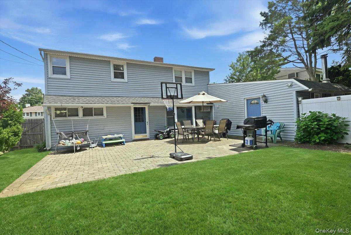 Single Family Bridle Lane Nassau County, NY 11801, MLS-1034110-24