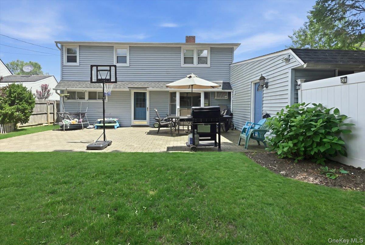 Single Family Bridle Lane  Nassau County, NY 11801, MLS-1034110-25