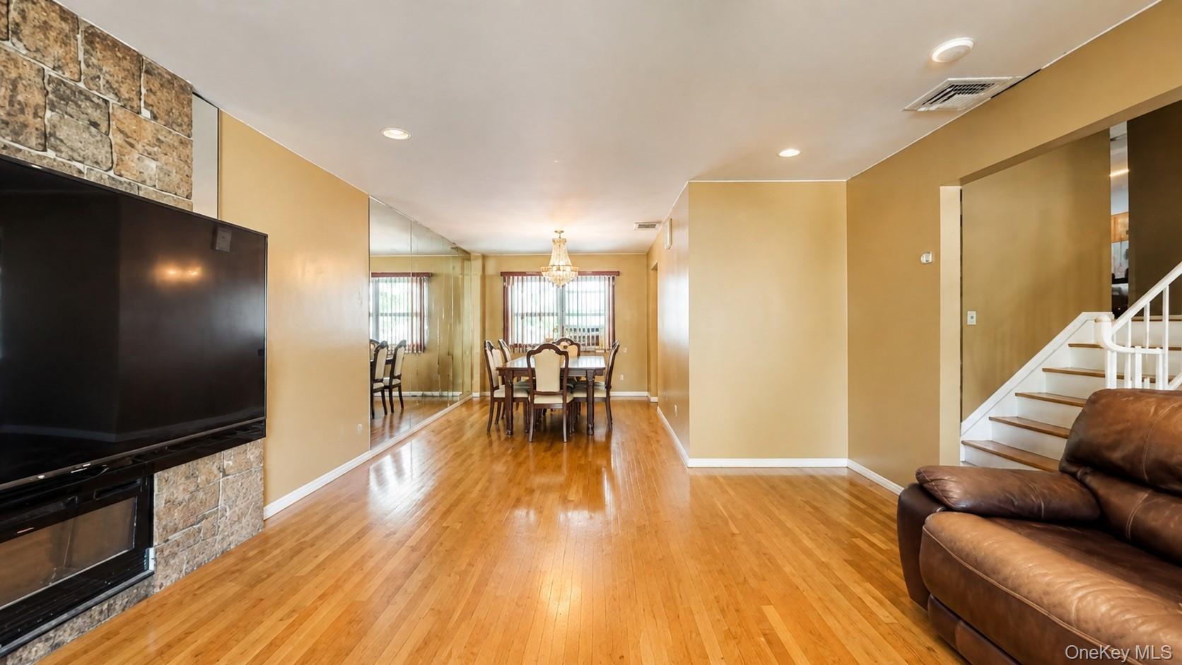 Single Family W Valley Stream Boulevard Nassau County, NY 11580, MLS-1034122-11