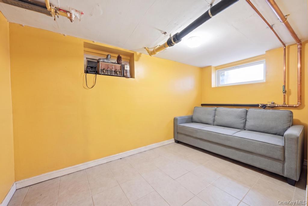 Single Family 197th Street  Queens, NY 11412, MLS-1034126-22