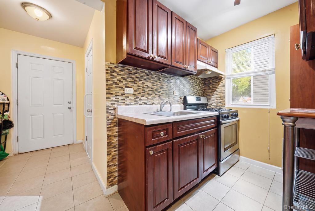 Single Family 197th Street  Queens, NY 11412, MLS-1034126-9