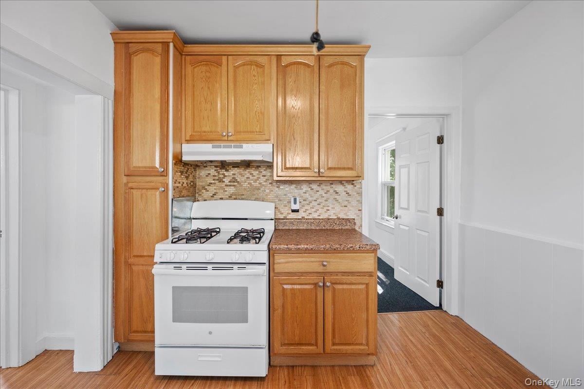 Single Family Olivia Street Westchester County, NY 10573, MLS-1034173-14